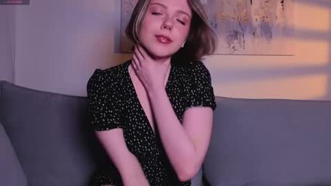 Polly online show from June 2026 09:20:02 PM