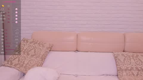 Snapshot of missxcaprice chatting on February 2025 06:04:01 AM missxcaprice online show from February 2025 06:04:01 AM