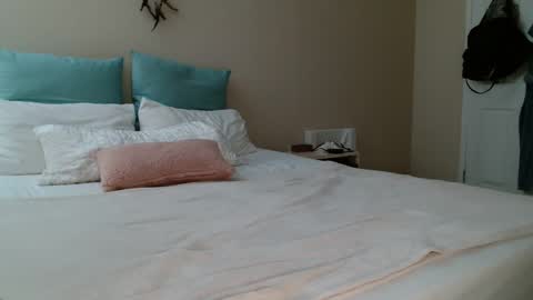 Monique  online show from March 2025 04:20:01 PM