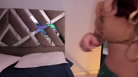 Miss online show from February 2025 08:25:01 PM