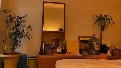 Snapshot of misszlataa chatting on September 2025 03:35:02 PM Zlata online show from September 2025 03:35:02 PM