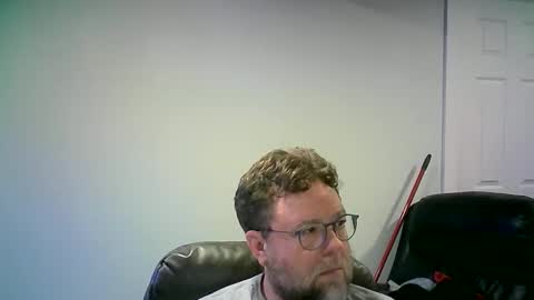 Snapshot of mister_happy567 chatting on November 2025 06:02:02 AM Mr. Happy online show from November 2025 06:02:02 AM