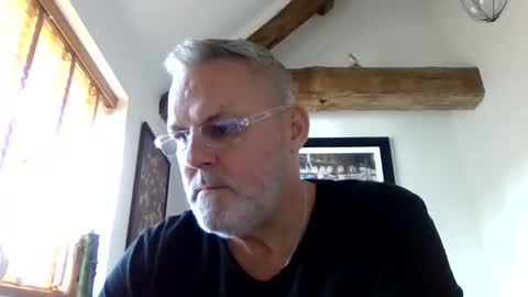 Snapshot of misterblivs chatting on April 2026 08:25:01 AM Misterblivs online show from April 2026 08:25:01 AM