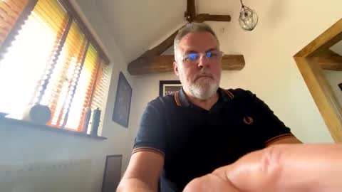 Snapshot of misterblivs chatting on May 2026 12:21:02 PM Misterblivs online show from May 2026 12:21:02 PM