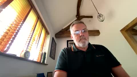Snapshot of misterblivs chatting on May 2026 02:25:02 PM Misterblivs online show from May 2026 02:25:02 PM