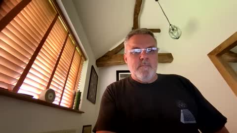 Snapshot of misterblivs chatting on May 2026 01:29:01 PM Misterblivs online show from May 2026 01:29:01 PM