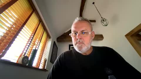 Snapshot of misterblivs chatting on June 2026 06:20:01 AM Misterblivs online show from June 2026 06:20:01 AM