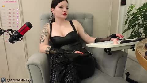 Snapshot of mistress_anna_dame chatting on February 2025 07:33:01 PM Her Infernal Majesty online show from February 2025 07:33:01 PM