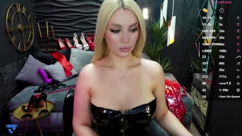 Snapshot of mistress_darsy chatting on February 2025 01:54:02 PM Darsy online show from February 2025 01:54:02 PM