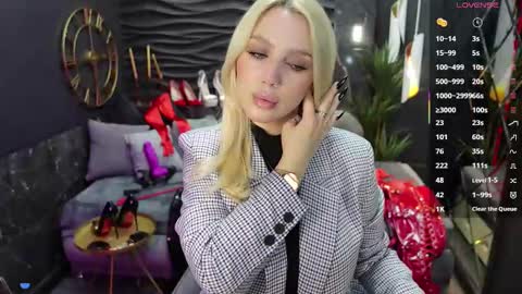 Snapshot of mistress_darsy chatting on February 2025 01:41:01 PM Darsy online show from February 2025 01:41:01 PM