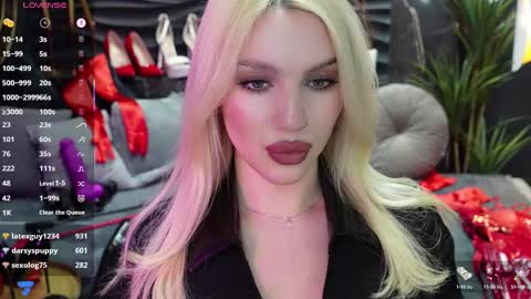 Snapshot of mistress_darsy chatting on February 2025 04:46:01 PM Darsy online show from February 2025 04:46:01 PM