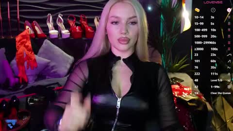 Snapshot of mistress_darsy chatting on February 2025 05:18:02 PM Darsy online show from February 2025 05:18:02 PM