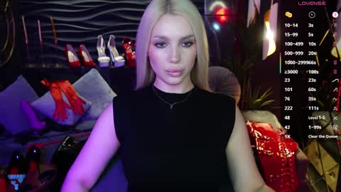 Snapshot of mistress_darsy chatting on March 2025 06:03:01 AM Darsy online show from March 2025 06:03:01 AM