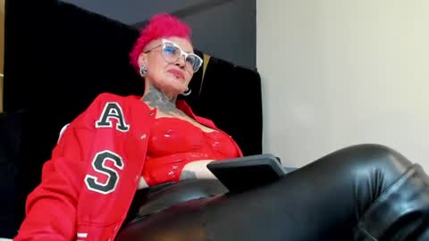 Snapshot of mistress_sandy chatting on June 2026 08:11:01 PM Sandy Mistress online show from June 2026 08:11:01 PM