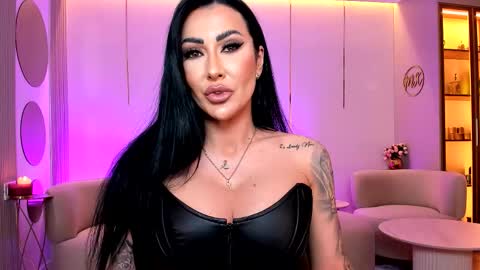 Snapshot of mistresskennya chatting on December 2025 09:35:01 PM mistresskennya online show from December 2025 09:35:01 PM