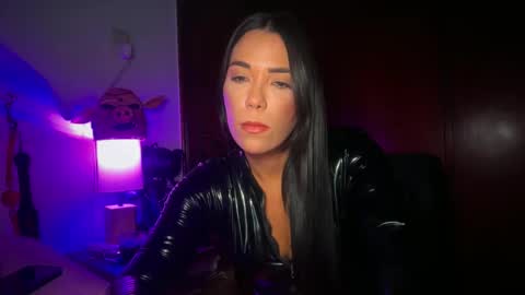 Snapshot of mistresslavinia_ chatting on December 2025 07:20:02 PM only mistresslavinia oficial online show from December 2025 07:20:02 PM