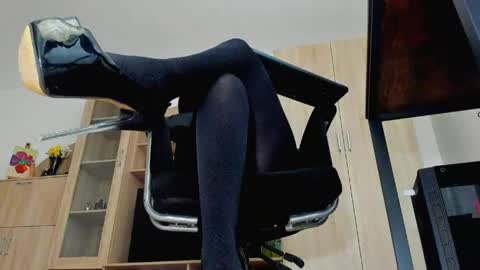 Snapshot of mistressmichelle5 chatting on May 2026 08:47:02 PM YourGoddessM online show from May 2026 08:47:02 PM