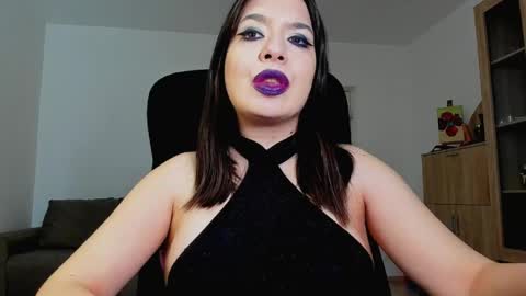 Snapshot of mistressmichelle5 chatting on May 2026 04:02:01 PM YourGoddessM online show from May 2026 04:02:01 PM