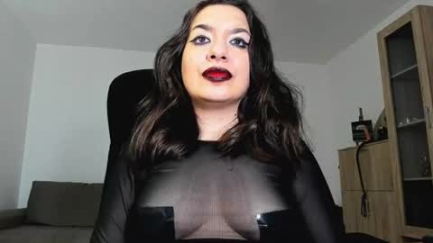 Snapshot of mistressmichelle5 chatting on June 2026 07:11:01 AM YourGoddessM online show from June 2026 07:11:01 AM