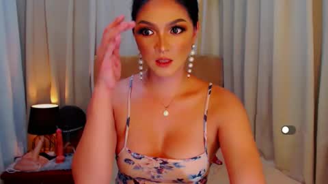 Snapshot of mistressseductionleah chatting on December 2024 11:03:02 AM Leah online show from December 2024 11:03:02 AM