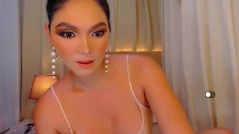 Snapshot of mistressseductionleah chatting on April 2026 08:34:01 AM Leah online show from April 2026 08:34:01 AM