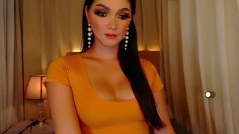 Snapshot of mistressseductionleah chatting on April 2026 09:19:01 PM Leah online show from April 2026 09:19:01 PM