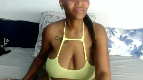 Snapshot of mistressshirleyx chatting on January 2025 07:03:01 PM mistressshirleyx online show from January 2025 07:03:01 PM