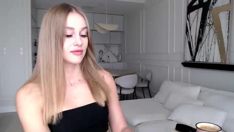 Snapshot of mistressuniverse chatting on October 2025 09:29:02 AM mistressuniverse online show from October 2025 09:29:02 AM