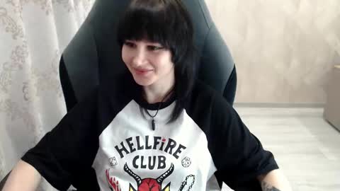 Snapshot of misty_dark chatting on October 2025 10:04:01 AM misty_dark online show from October 2025 10:04:01 AM