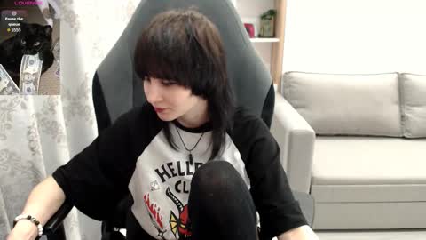 Snapshot of misty_dark chatting on November 2025 09:04:02 PM misty_dark online show from November 2025 09:04:02 PM