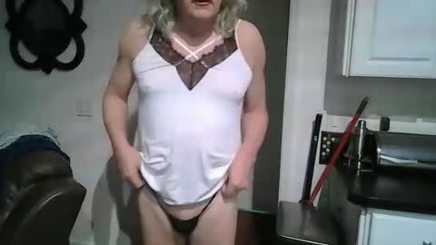 mistygoodslut online show from February 2026 01:27:02 PM