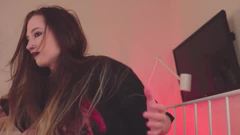 Snapshot of mita_mp4 chatting on February 2025 04:36:02 AM Mita online show from February 2025 04:36:02 AM