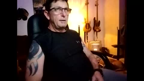 Snapshot of mitchnails69 chatting on January 2025 09:19:01 AM BobbyMitchGa online show from January 2025 09:19:01 AM