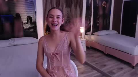 Snapshot of miticabrennet chatting on September 2025 12:22:02 AM Mtica Brennet online show from September 2025 12:22:02 AM