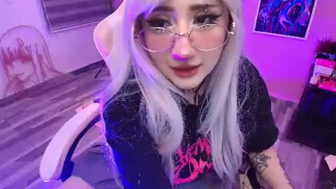 Snapshot of miwaviolet chatting on June 2026 01:47:02 AM Miwa Violet online show from June 2026 01:47:02 AM