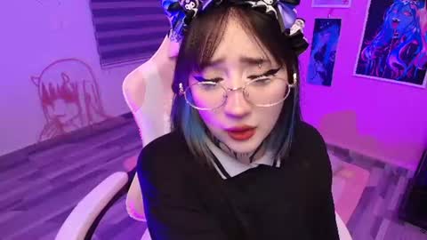 Snapshot of miwaviolet chatting on July 2026 01:52:01 AM Miwa Violet online show from July 2026 01:52:01 AM
