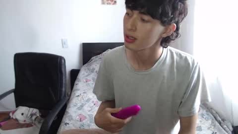 Snapshot of mixipeach chatting on October 2025 12:28:01 PM Naomi and Nekorii online show from October 2025 12:28:01 PM