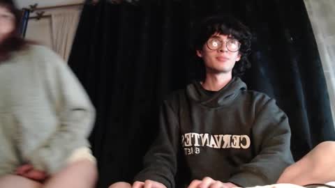 Snapshot of mixipeach chatting on February 2026 03:43:02 AM Naomi and Nekorii online show from February 2026 03:43:02 AM