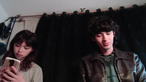 Snapshot of mixipeach chatting on February 2026 06:21:02 AM Naomi and Nekorii online show from February 2026 06:21:02 AM