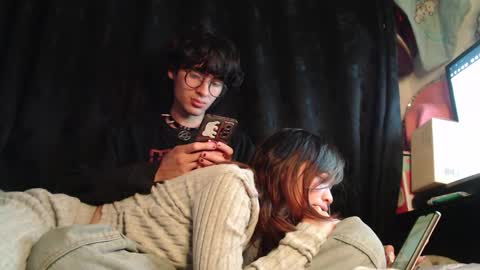 Snapshot of mixipeach chatting on February 2026 05:27:01 AM Naomi and Nekorii online show from February 2026 05:27:01 AM