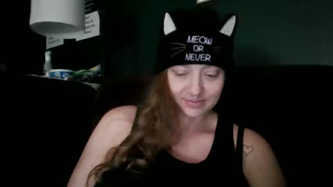 Snapshot of miztrezk chatting on November 2025 03:45:02 PM miztrezk online show from November 2025 03:45:02 PM