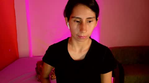 MoonLipson online show from January 2025 03:57:01 AM