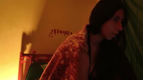 MoonLipson online show from November 2025 02:43:02 AM