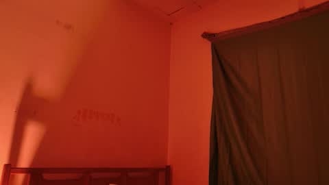 MoonLipson online show from March 2026 05:02:02 AM