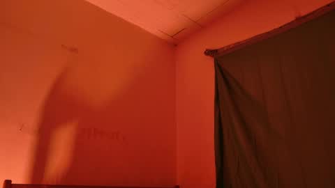 MoonLipson online show from April 2026 08:50:01 AM