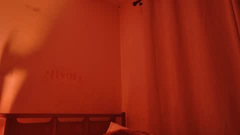 MoonLipson online show from July 2026 03:59:02 AM