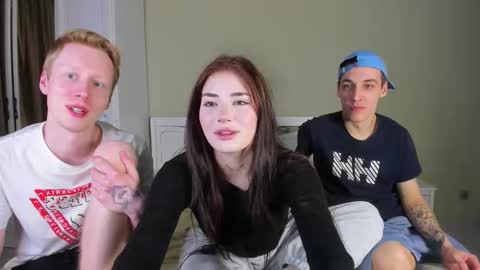 Snapshot of mmkakpoxyi22 chatting on January 2026 10:23:01 PM alice and ray online show from January 2026 10:23:01 PM