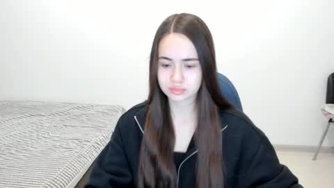 Snapshot of mmm_bananaa_ chatting on December 2024 02:06:02 PM Beata online show from December 2024 02:06:02 PM