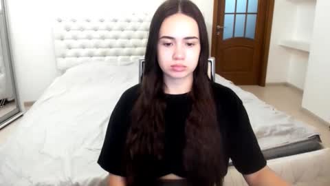 Snapshot of mmm_bananaa_ chatting on February 2025 05:35:01 PM Beata online show from February 2025 05:35:01 PM