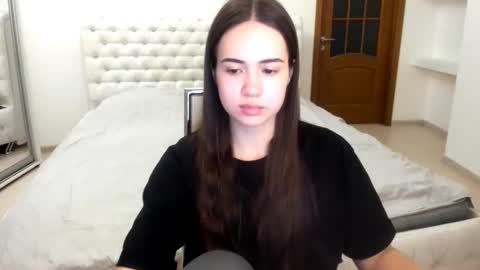 Snapshot of mmm_bananaa_ chatting on February 2025 08:35:02 PM Beata online show from February 2025 08:35:02 PM